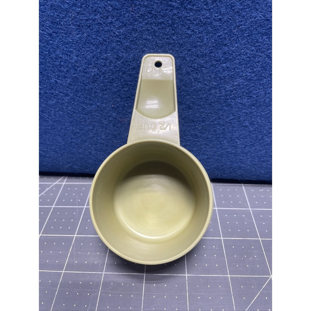 Tupperware Replacement Measuring 1 /2 Cup Avocado Olive Green